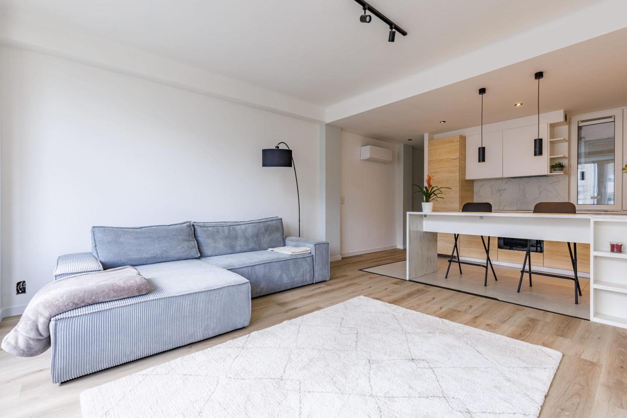 Huswell - Modern Centrally Located In