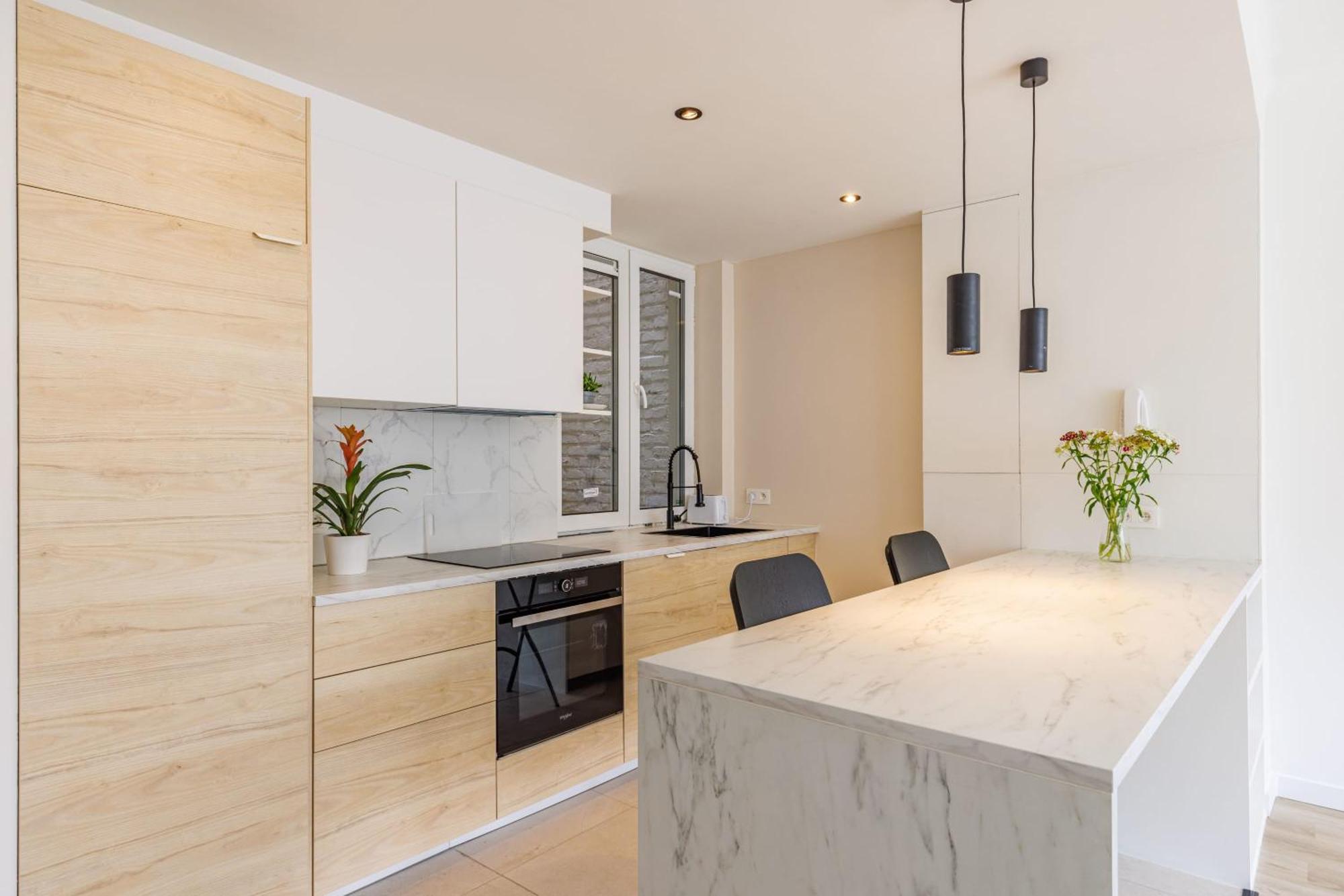 Huswell - Modern Centrally Located In